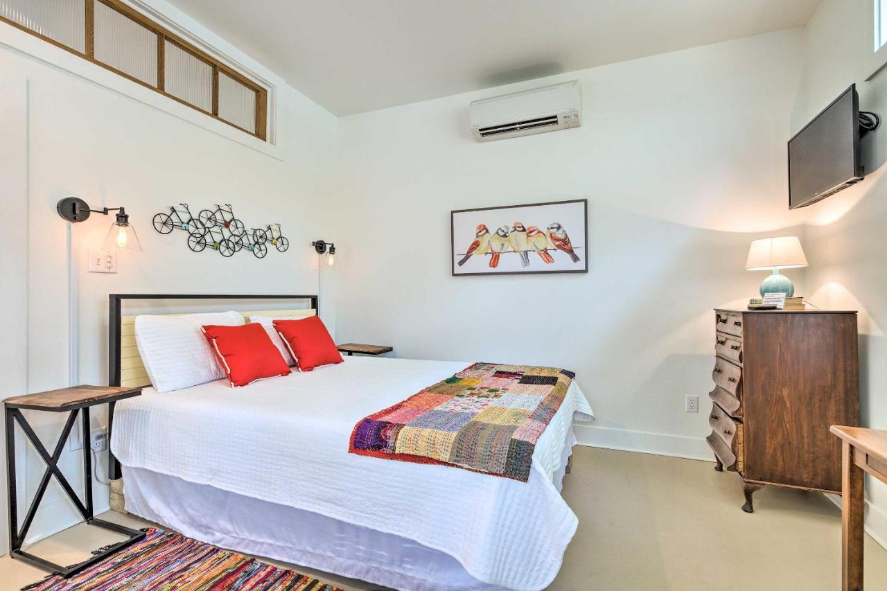 Walk To Beach From Chic Old Town Apartment With Yard Bay St. Louis المظهر الخارجي الصورة